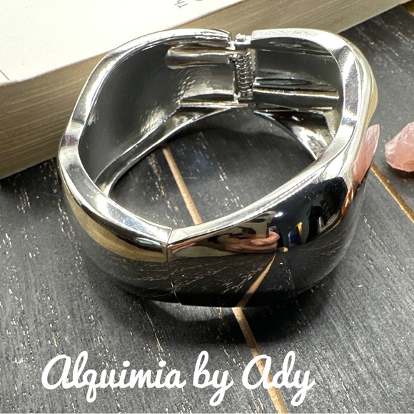 Chunky cuff silver statement bracelet - Picture 2 of 2